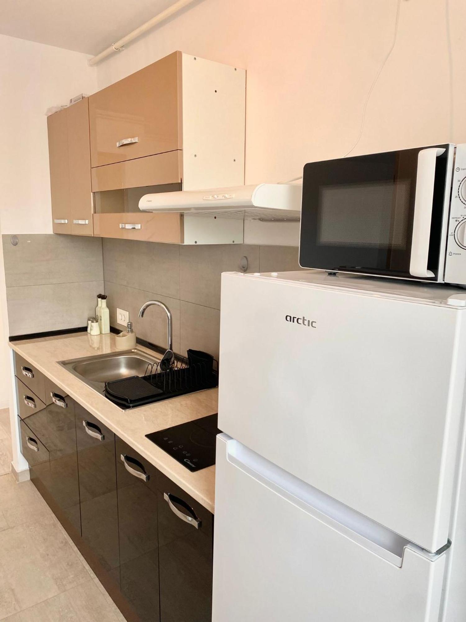 Jad - Luxury 3 Rooms & 2 Rooms Apartments In Kasper, Near Coresi Mall Brasov Bagian luar foto