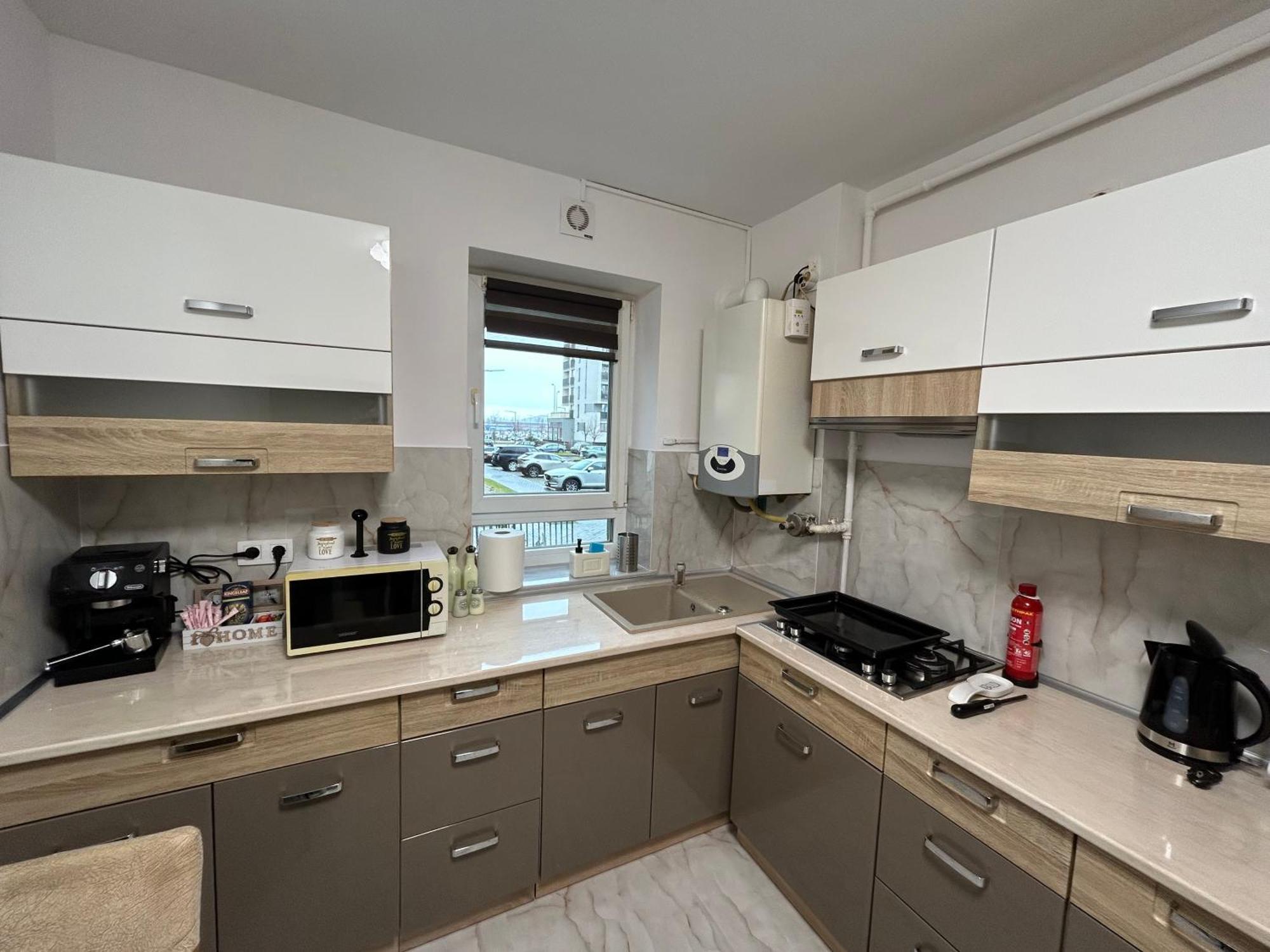 Jad - Luxury 3 Rooms & 2 Rooms Apartments In Kasper, Near Coresi Mall Brasov Bagian luar foto
