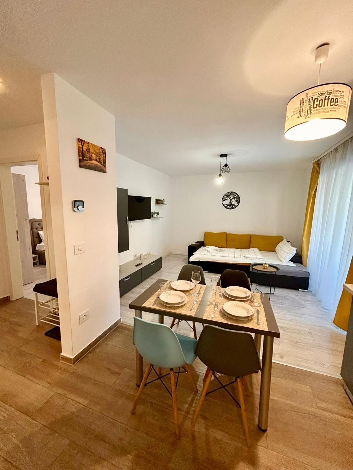 Jad - Luxury 3 Rooms & 2 Rooms Apartments In Kasper, Near Coresi Mall Brasov Bagian luar foto