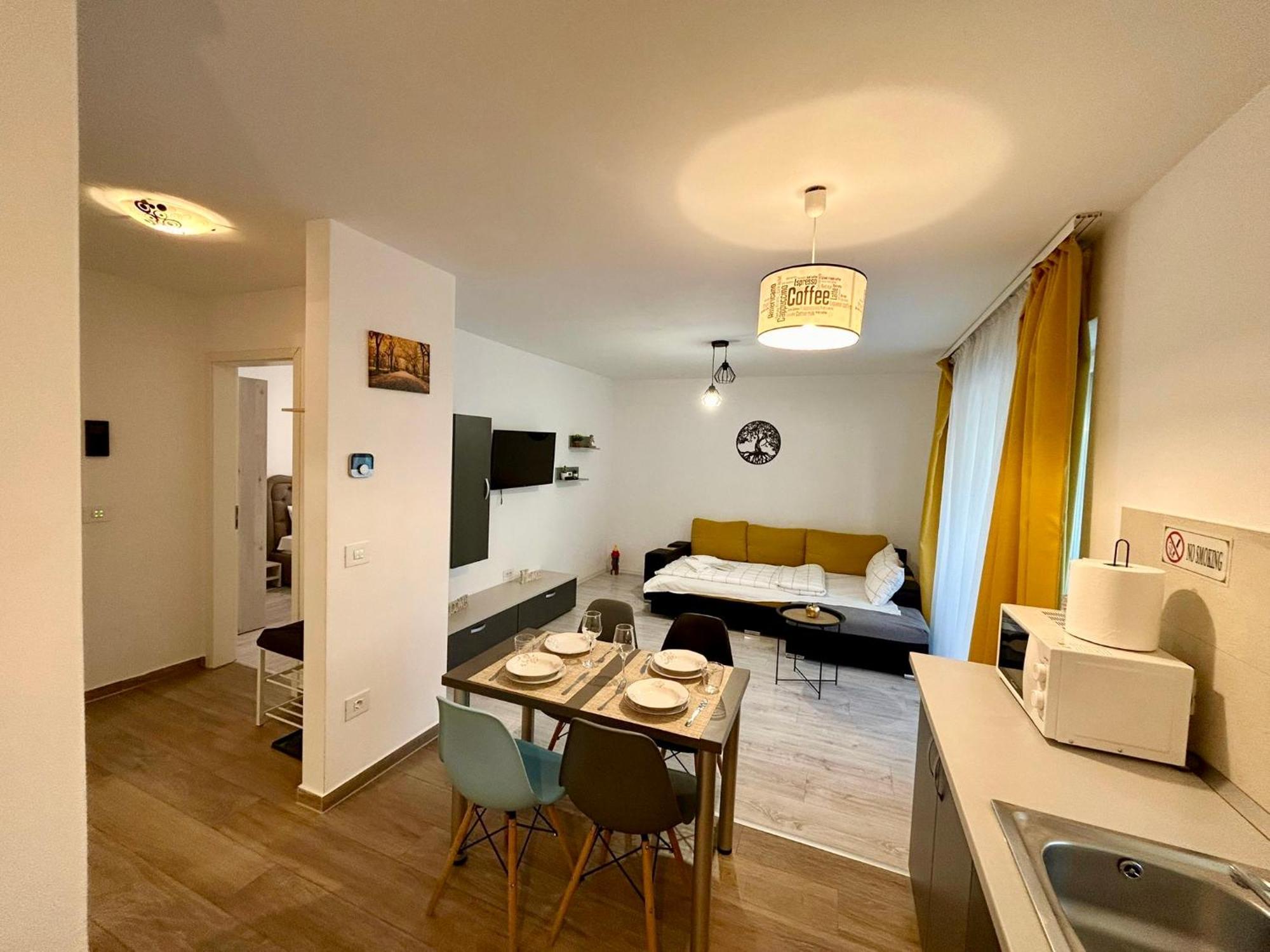 Jad - Luxury 3 Rooms & 2 Rooms Apartments In Kasper, Near Coresi Mall Brasov Bagian luar foto