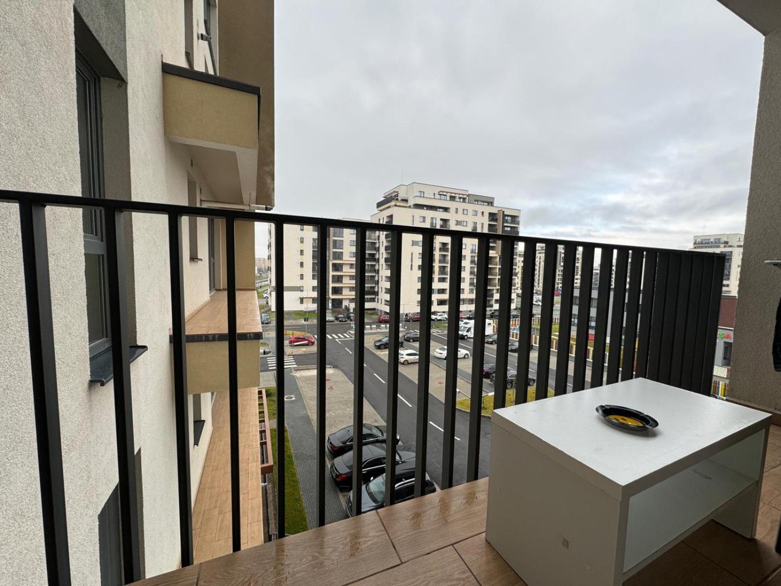 Jad - Luxury 3 Rooms & 2 Rooms Apartments In Kasper, Near Coresi Mall Brasov Bagian luar foto